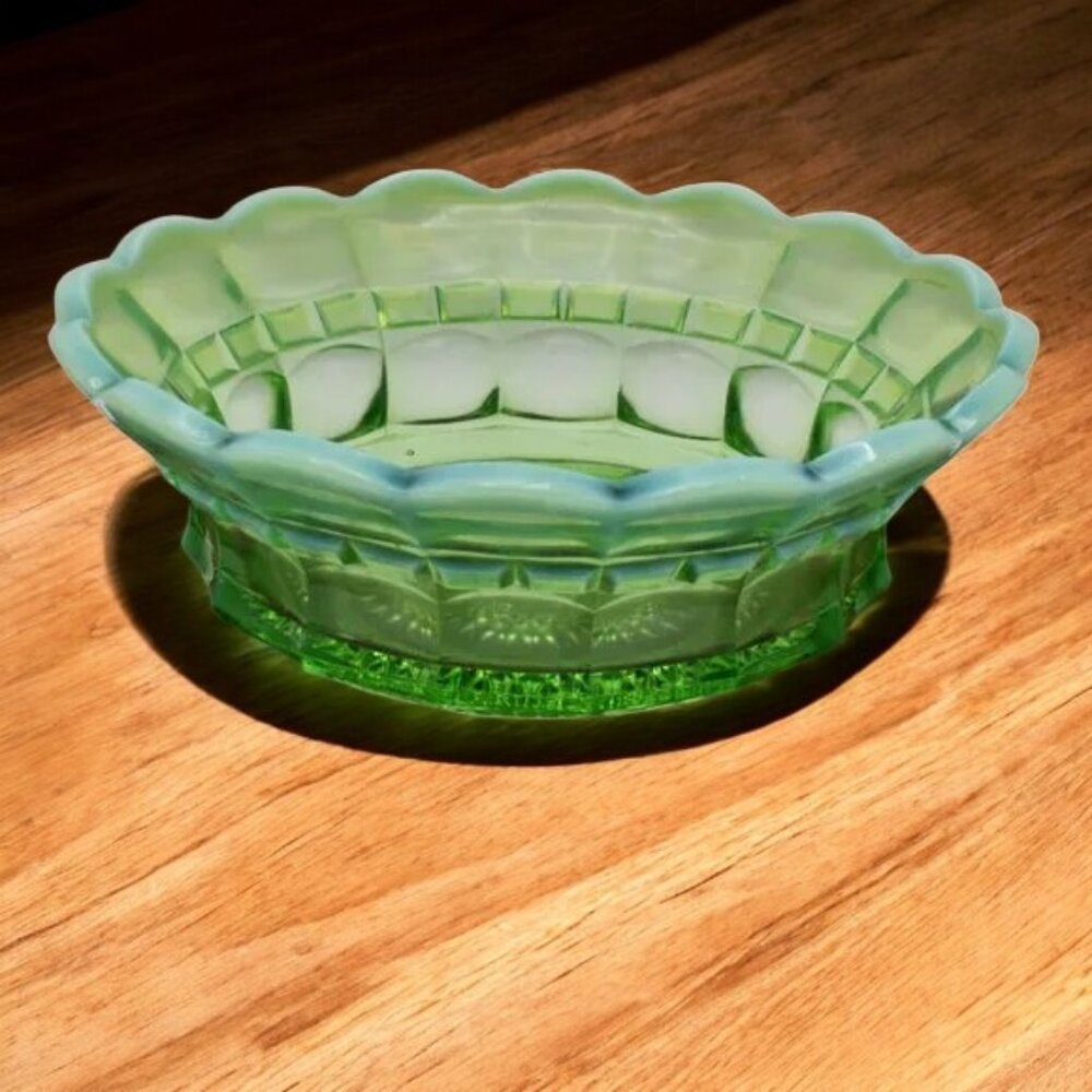 Antique Northwoods Regal Green Opalescent Berry Bowl Vintage Green White - Picture 3 of 11